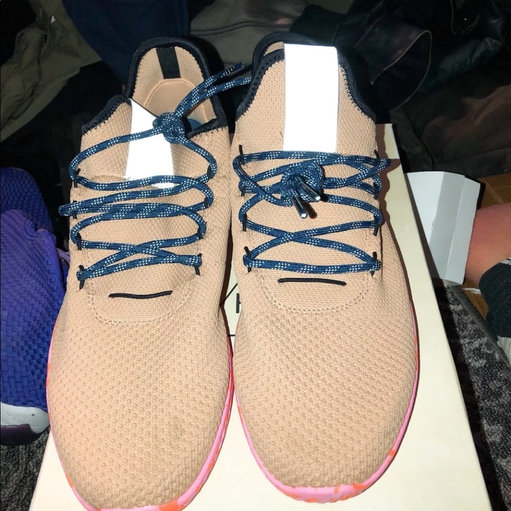 pharrell adidas hu